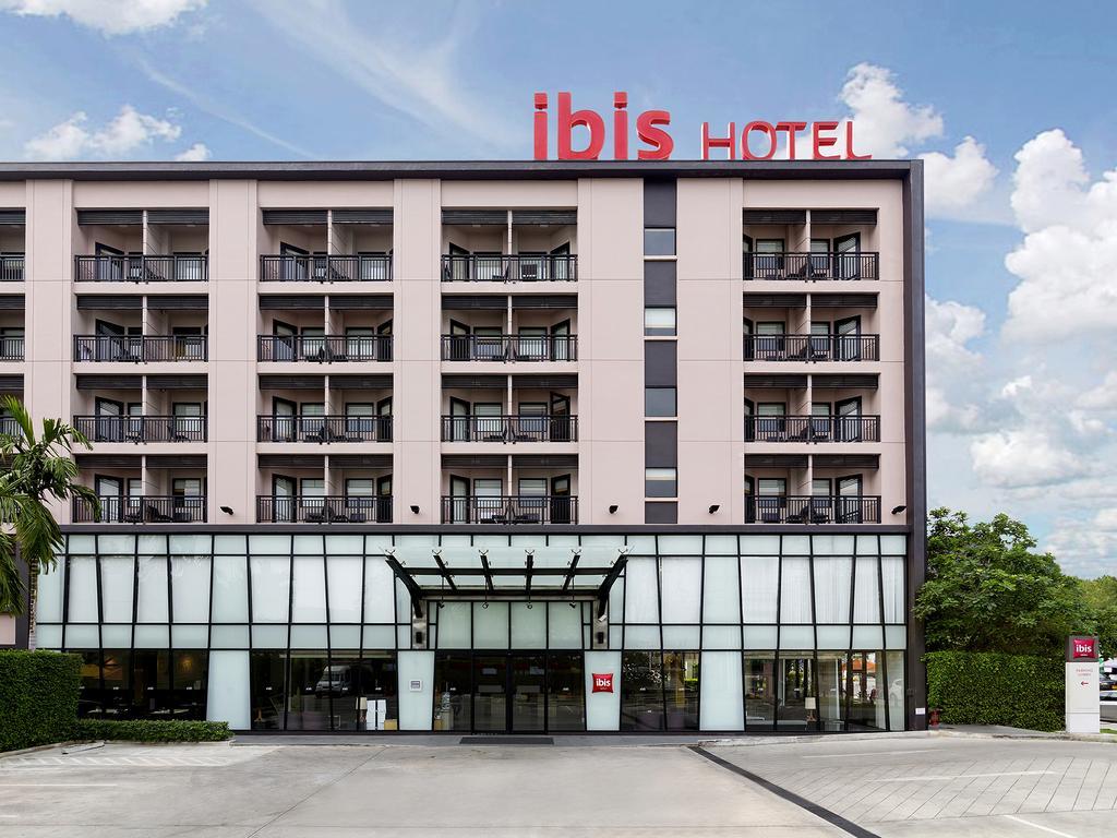 Ibis Hotell 3*